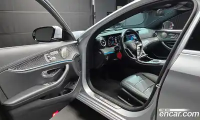 Mercedes-Benz E-Class, 2022