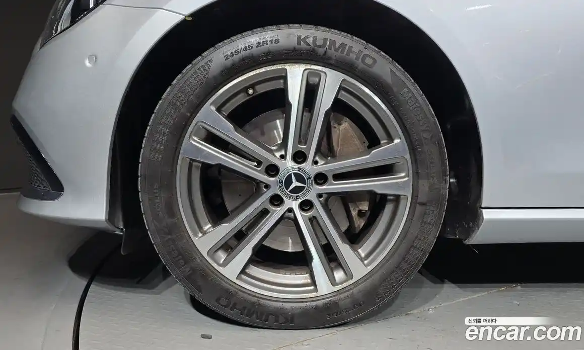 Mercedes-Benz E-Class 2022 2.0 Автомат в Москве № 195599, фото 15