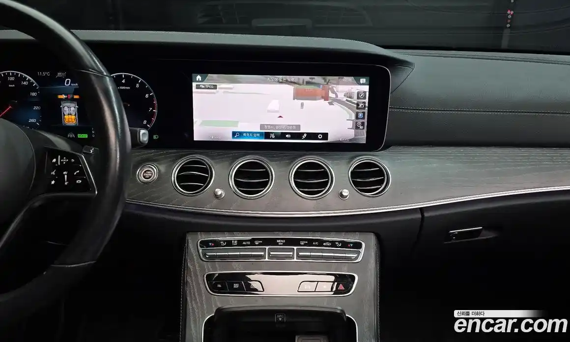 Mercedes-Benz E-Class 2022 2.0 Автомат в Москве № 195599, фото 16