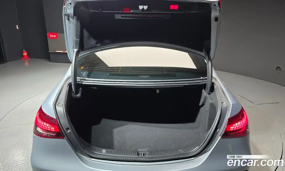 Mercedes-Benz E-Class 2022 2.0 Автомат в Москве № 195599, фото 5