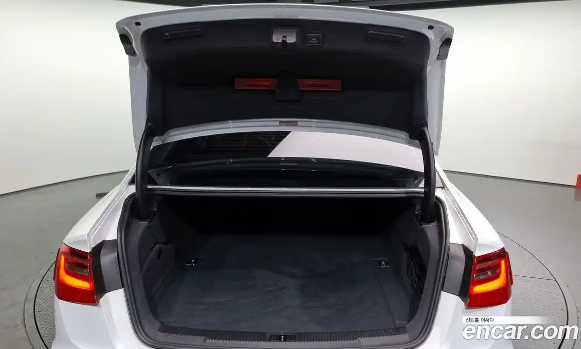 Audi A6 2015 2.0 Автомат в Москве № 196383, фото 3