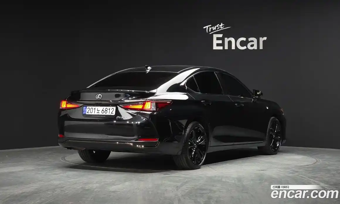 Lexus ES 2023 2.5 Автомат в Москве № 198820, фото 18