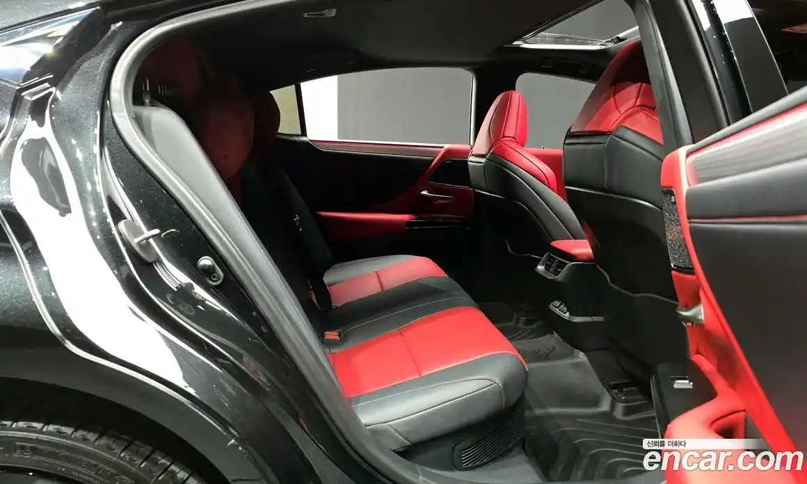 Lexus ES 2023 2.5 Автомат в Москве № 198820, фото 7