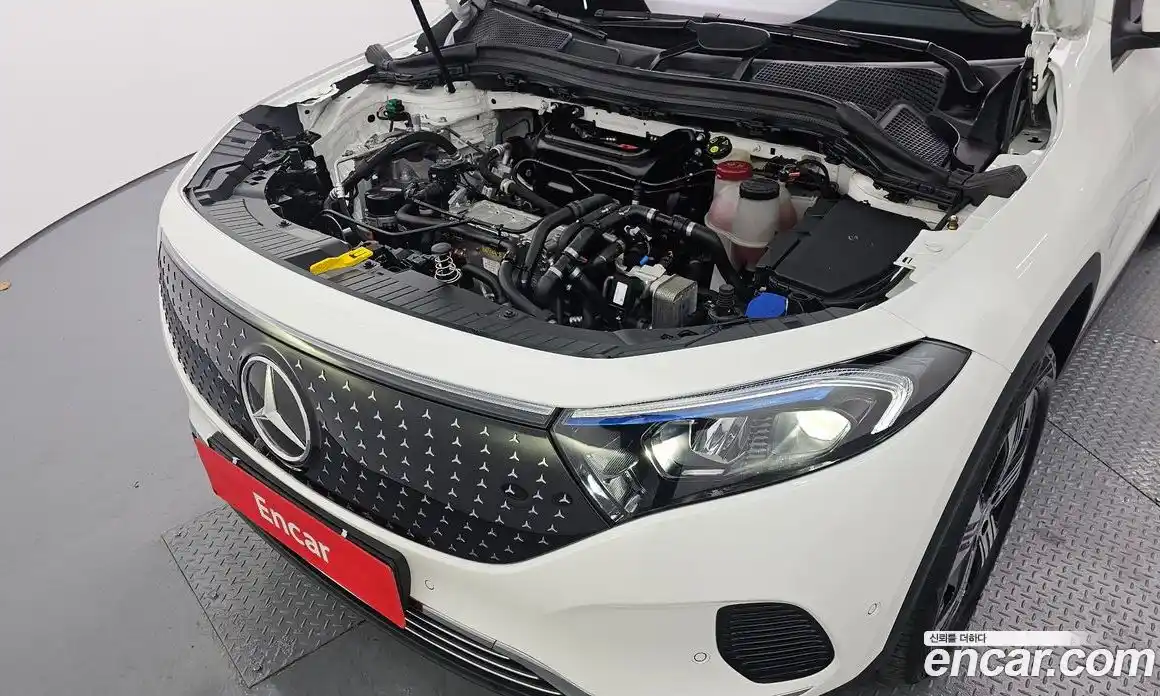 Mercedes-Benz EQA 2024 0.2 Автомат в Москве № 203855, фото 10