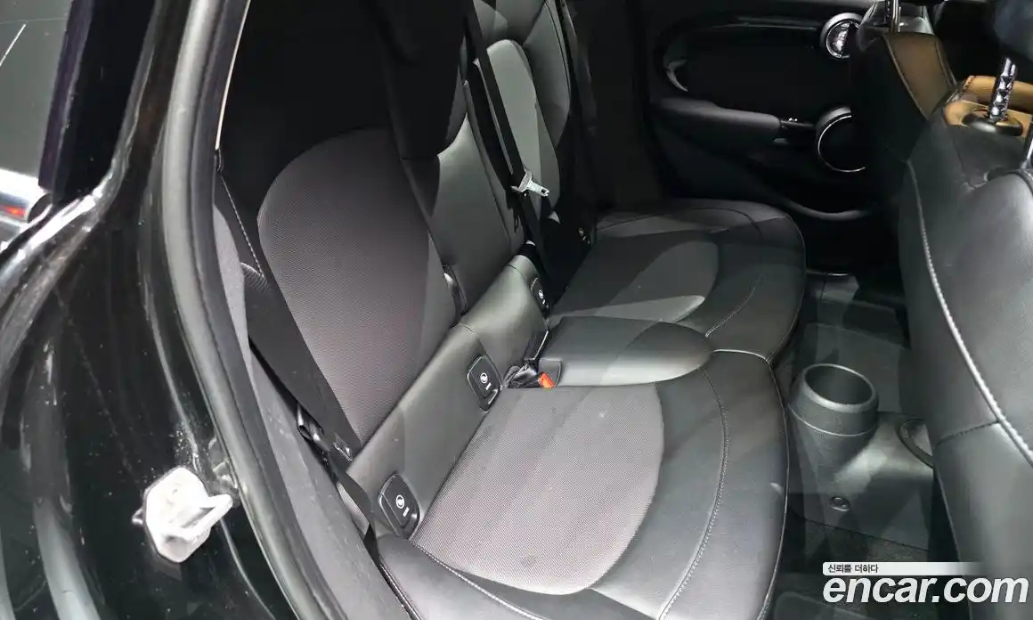 Mini Cooper 2016 1.5 Автомат в Москве № 211215, фото 14