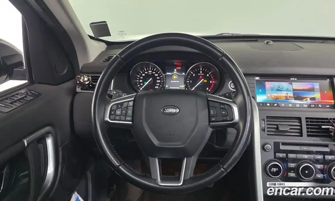 Land Rover Discovery Sport 2017 2.0 Автомат в Москве № 213765, фото 14