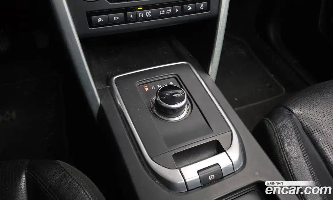 Land Rover Discovery Sport 2017 2.0 Автомат в Москве № 213765, фото 18