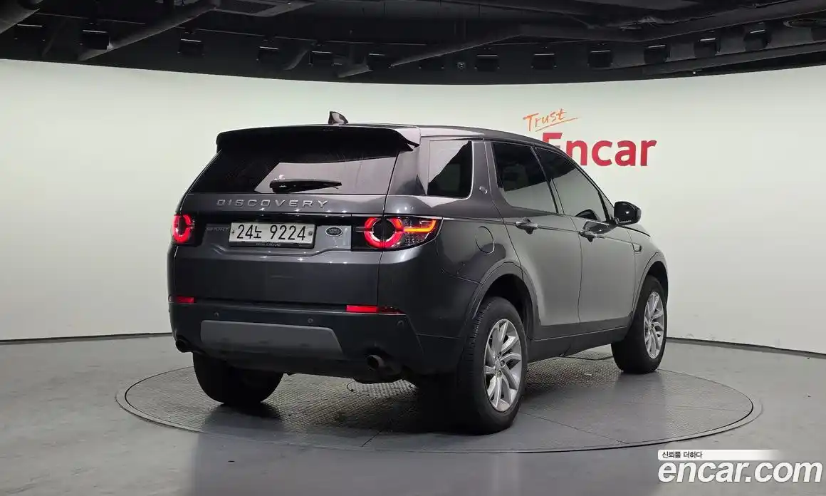 Land Rover Discovery Sport 2017 2.0 Автомат в Москве № 213765, фото 2