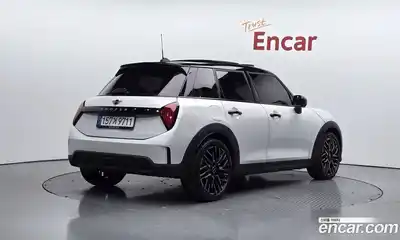 Mini Cooper 2025 2.0 Автомат в Москве № 213946, миниатюра 5