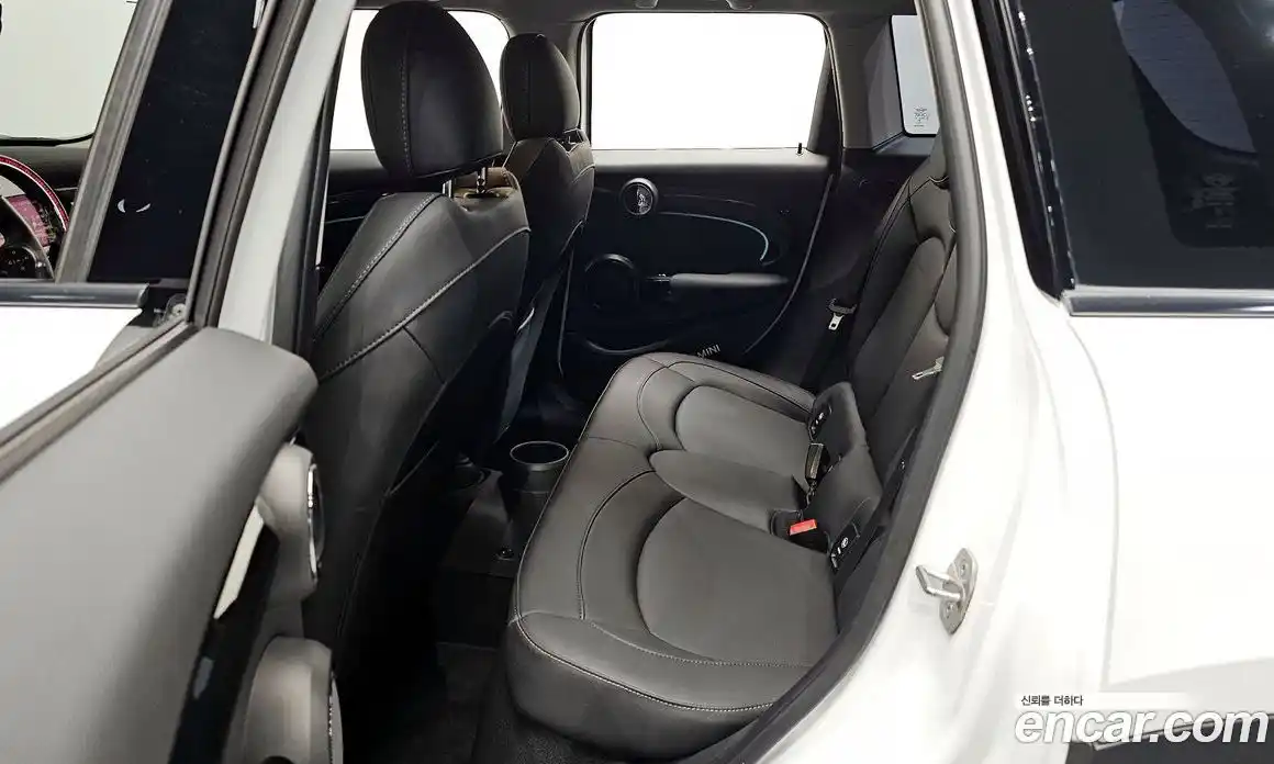 Mini Cooper 2024 1.5 Автомат в Москве № 214053, фото 12