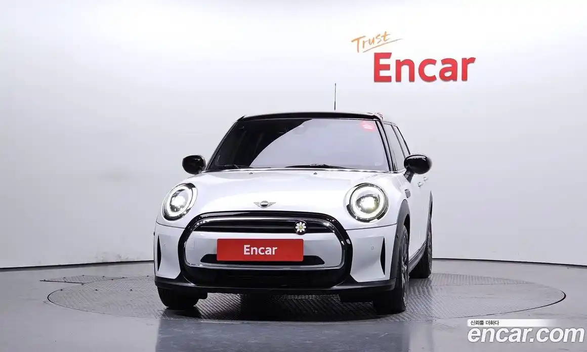 Mini Cooper 2024 1.5 Автомат в Москве № 214053, фото 13