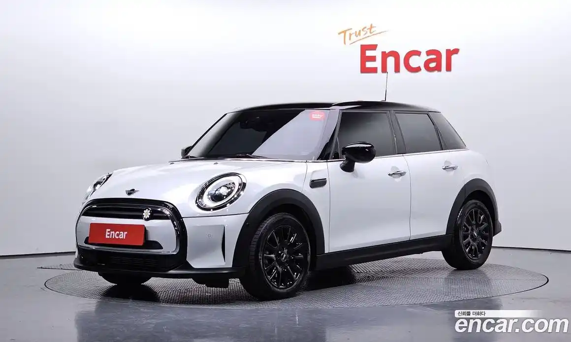 Mini Cooper 2024 1.5 Автомат в Москве № 214053, фото 15