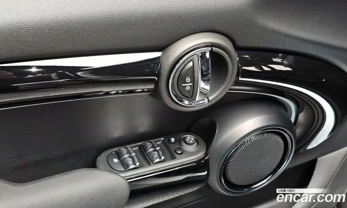 Mini Cooper 2024 1.5 Автомат в Москве № 214053, фото 18