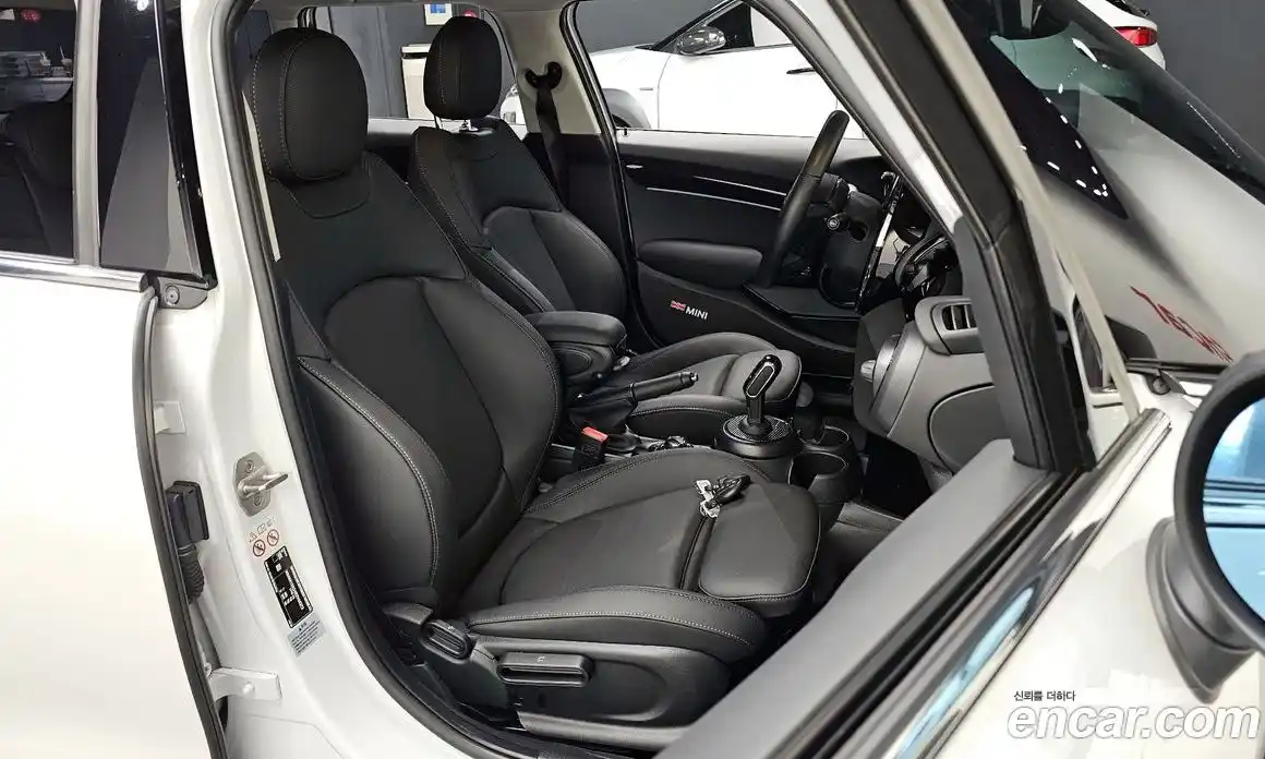 Mini Cooper 2024 1.5 Автомат в Москве № 214053, фото 19