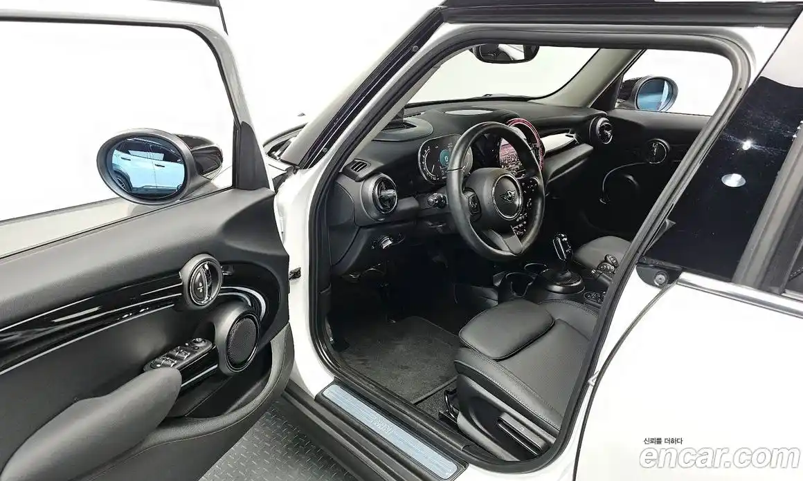 Mini Cooper 2024 1.5 Автомат в Москве № 214053, фото 20