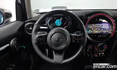 Mini Cooper 2024 1.5 Автомат в Москве № 214053, миниатюра 3