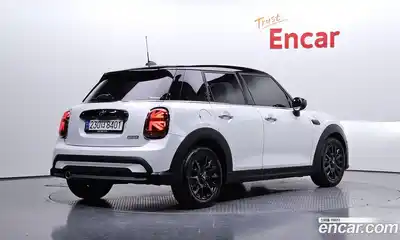 Mini Cooper 2024 1.5 Автомат в Москве № 214053, миниатюра 8