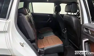 Volkswagen Tiguan 2023 2.0 Автомат в Москве № 214903, миниатюра 12