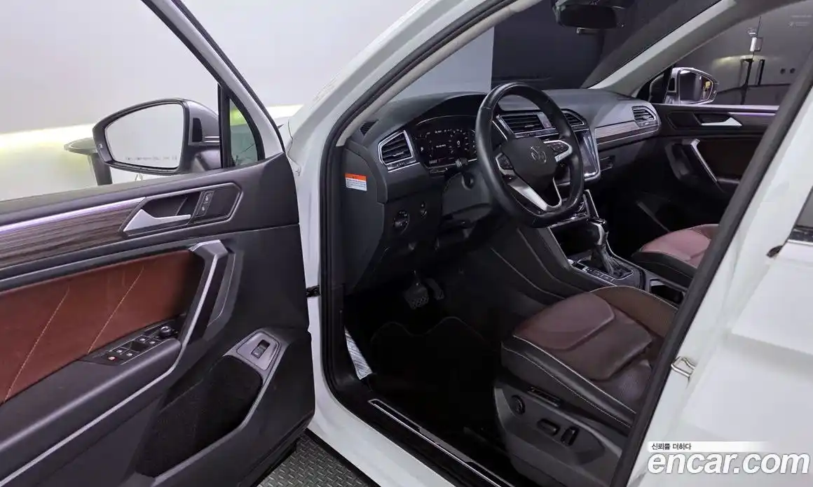 Volkswagen Tiguan 2023 2.0 Автомат в Москве № 214903, фото 13