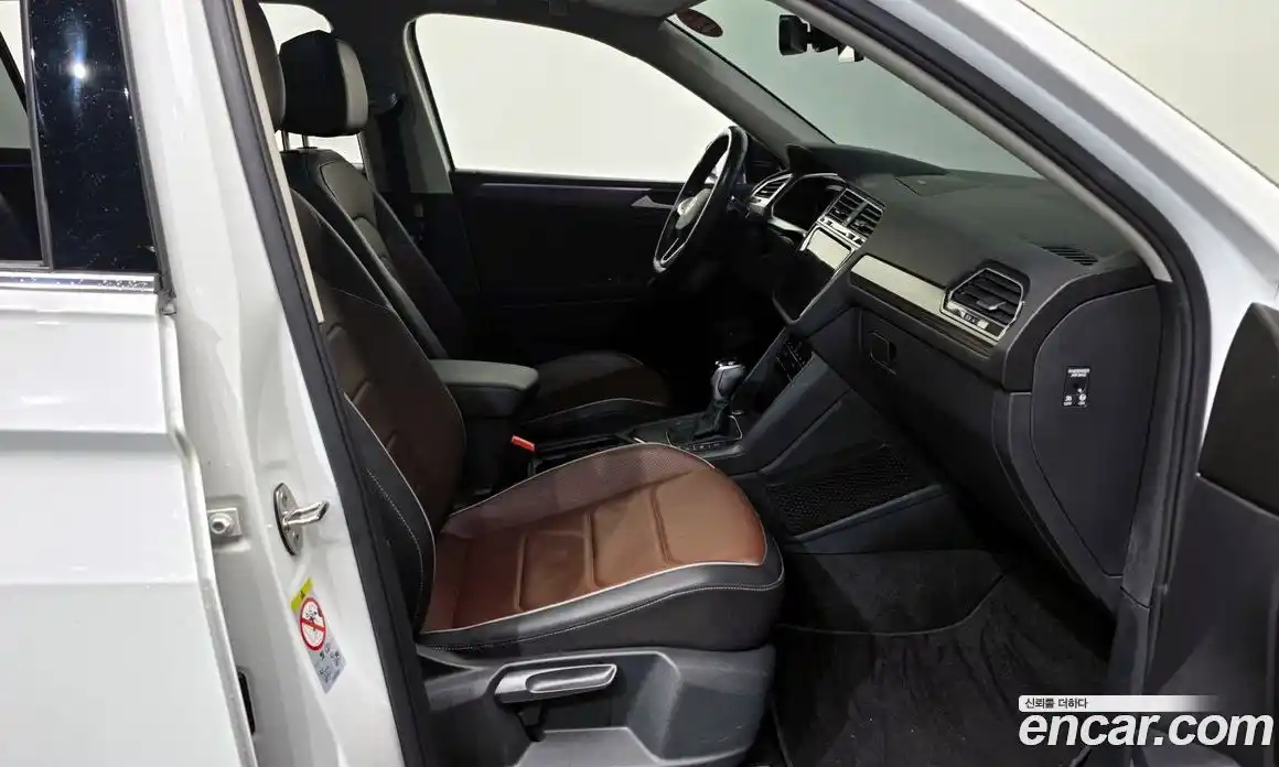 Volkswagen Tiguan 2023 2.0 Автомат в Москве № 214903, фото 16