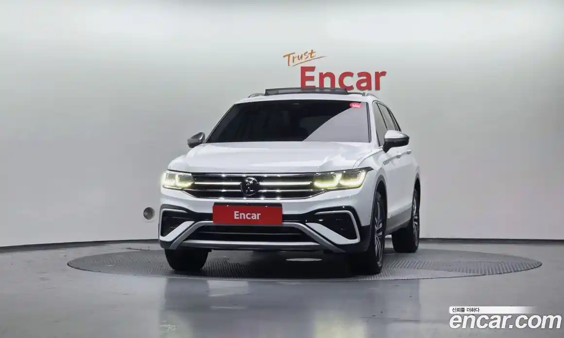 Volkswagen Tiguan 2023 2.0 Автомат в Москве № 214903, фото 3