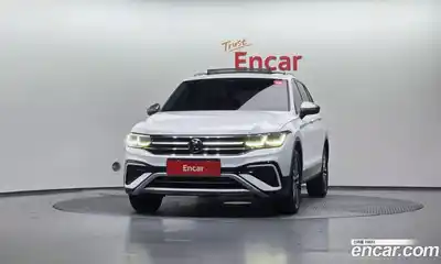 Volkswagen Tiguan 2023 2.0 Автомат в Москве № 214903, миниатюра 3