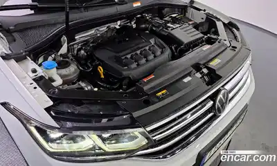Volkswagen Tiguan 2023 2.0 Автомат в Москве № 214903, миниатюра 4