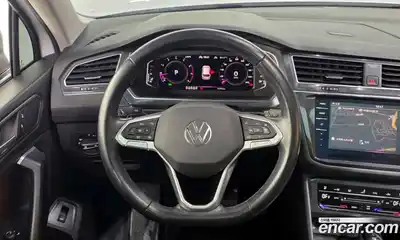 Volkswagen Tiguan 2023 2.0 Автомат в Москве № 214903, миниатюра 9