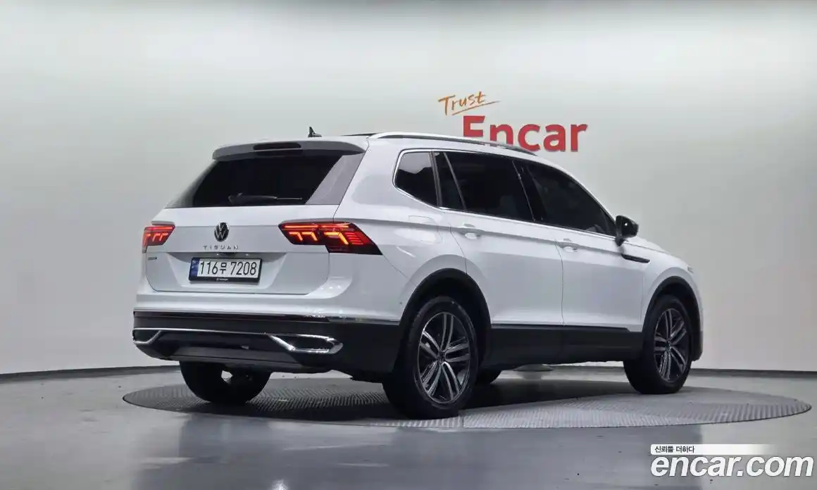 Volkswagen Tiguan 2023 2.0 Автомат в Москве № 214903, фото 10