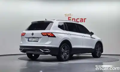 Volkswagen Tiguan 2023 2.0 Автомат в Москве № 214903, миниатюра 10