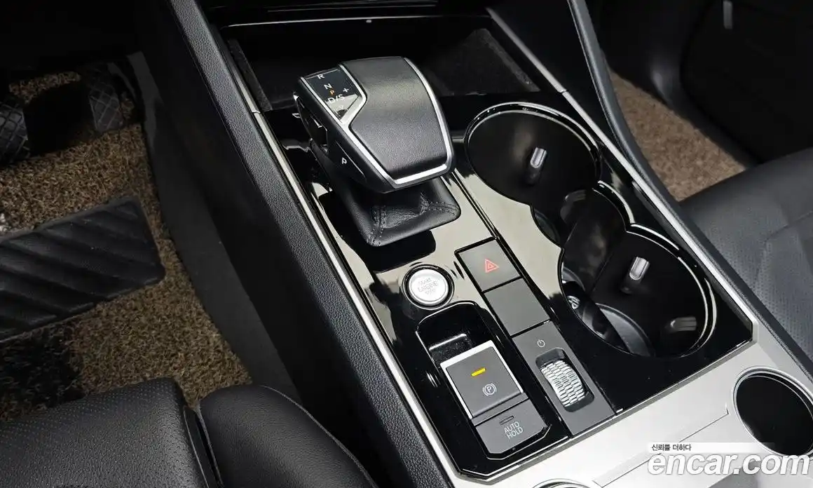 Volkswagen Touareg 2023 3.0 Автомат в Москве № 215289, фото 3