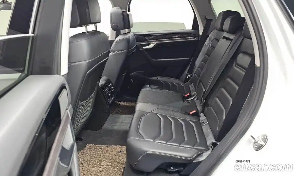 Volkswagen Touareg 2023 3.0 Автомат в Москве № 215289, фото 6