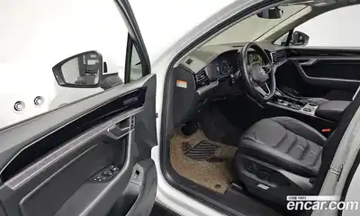 Volkswagen Touareg 2023 3.0 Автомат в Москве № 215289, миниатюра 8