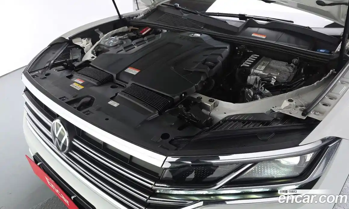 Volkswagen Touareg 2023 3.0 Автомат в Москве № 215289, фото 10