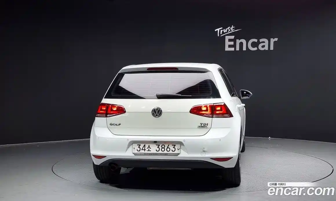 Volkswagen Golf 2015 1.6 Автомат в Москве № 215314, фото 4