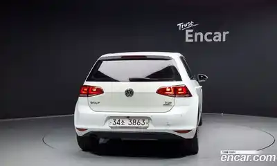 Volkswagen Golf 2015 1.6 Автомат в Москве № 215314, миниатюра 4