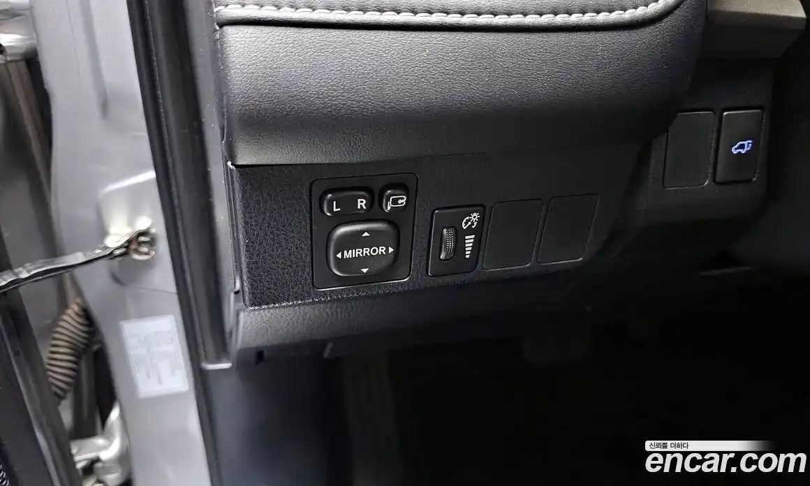 Toyota RAV4 2017 2.5 Автомат в Москве № 215506, фото 12