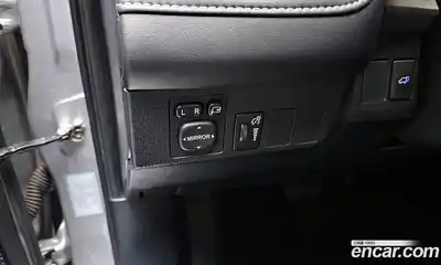 Toyota RAV4 2017 2.5 Автомат в Москве № 215506, миниатюра 12