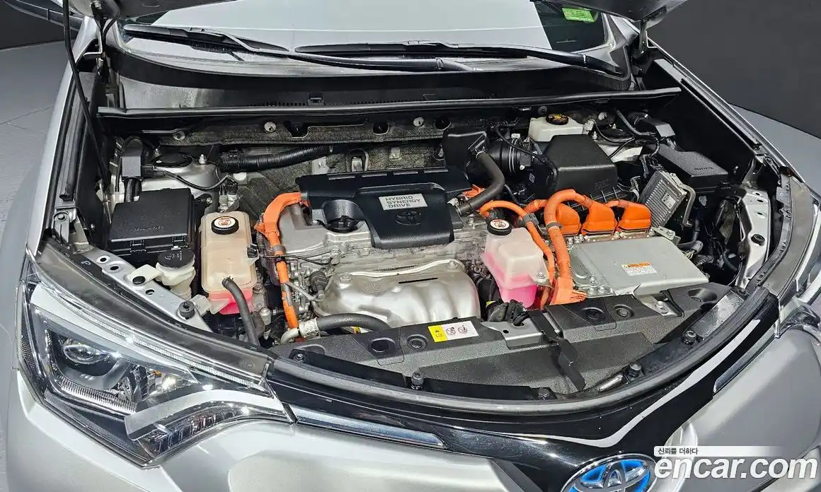 Toyota RAV4 2017 2.5 Автомат в Москве № 215506, фото 18