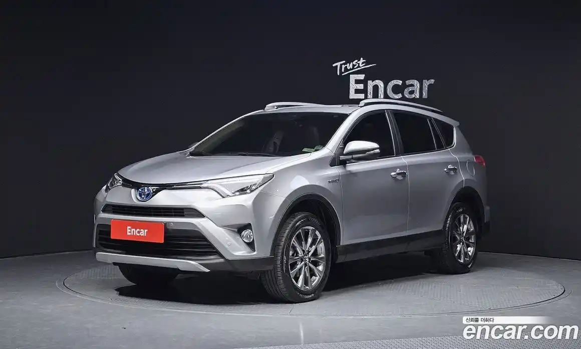 Toyota RAV4 2017 2.5 Автомат в Москве № 215506, фото 6