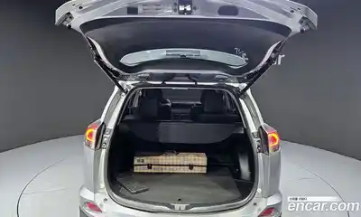 Toyota RAV4 2017 2.5 Автомат в Москве № 215506, миниатюра 7