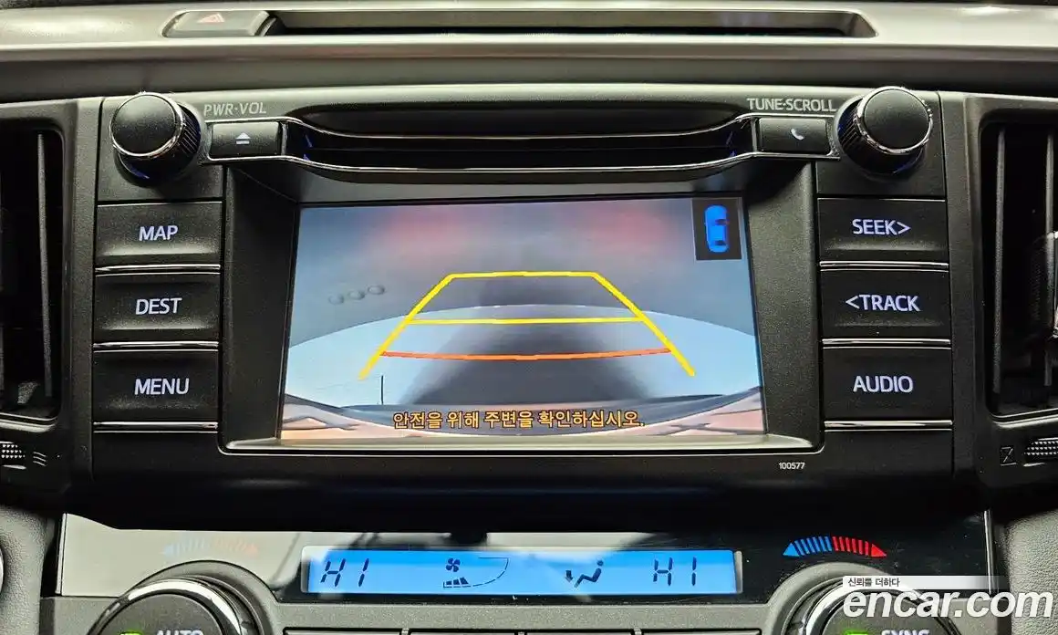 Toyota RAV4 2017 2.5 Автомат в Москве № 215506, фото 9