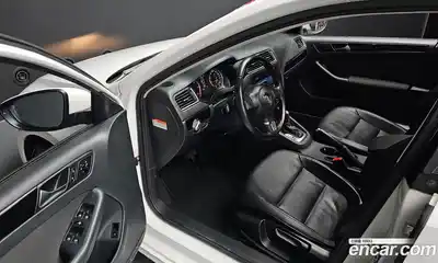 Volkswagen Jetta 2011 2.0 Автомат в Москве № 232127, миниатюра 12