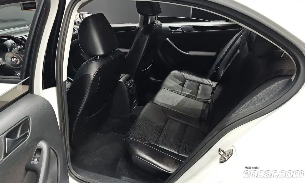 Volkswagen Jetta 2011 2.0 Автомат в Москве № 232127, фото 4