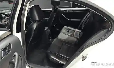 Volkswagen Jetta 2011 2.0 Автомат в Москве № 232127, миниатюра 4