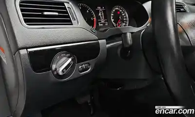 Volkswagen Jetta 2011 2.0 Автомат в Москве № 232127, миниатюра 7