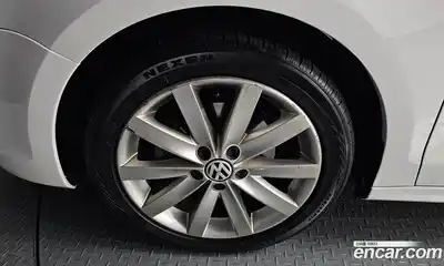 Volkswagen Jetta 2011 2.0 Автомат в Москве № 232127, миниатюра 10