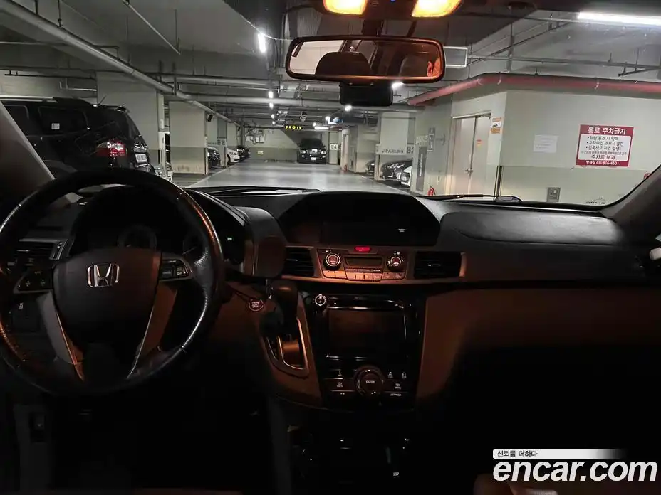 Honda Odyssey 2014 3.5 Автомат в Москве № 232971, фото 3