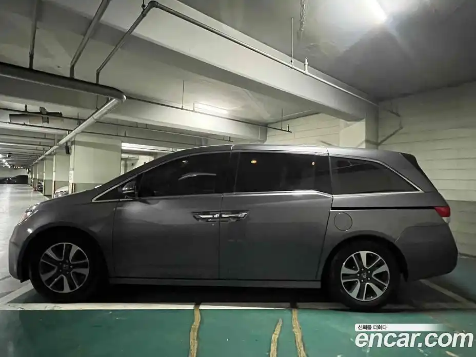 Honda Odyssey 2014 3.5 Автомат в Москве № 232971, фото 7