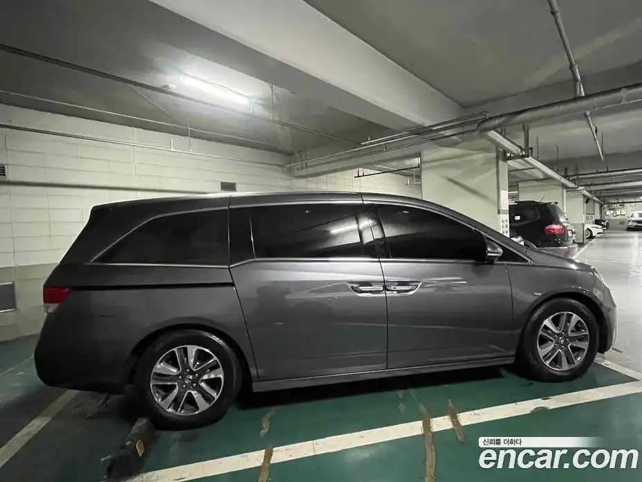 Honda Odyssey 2014 3.5 Автомат в Москве № 232971, фото 10